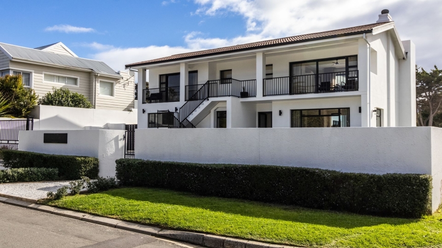 9 Bedroom Property for Sale in Westcliff Western Cape